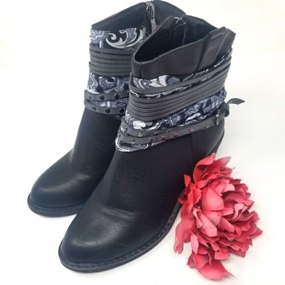 BLACK AND BLUE BREEZE ANKLE SIZE 5.5 - Picture 1 of 16